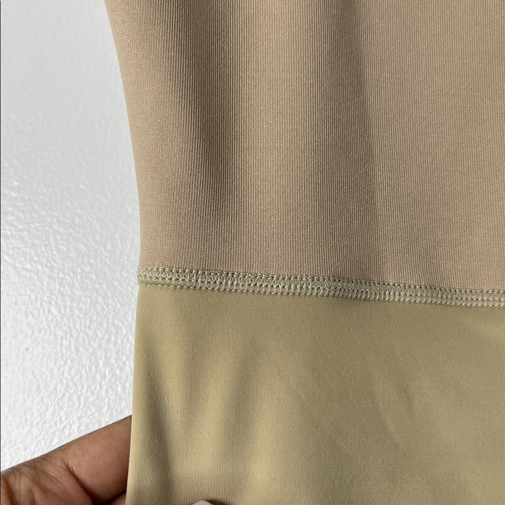 SPANX Minimizing Shapewear Tank Sz Large - Picture 3 of 6